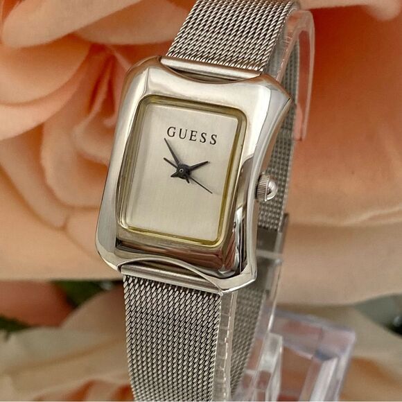 Vintage 1995 Guess Ladies Watch with Adjustable Mesh Band - Picture 2 of 14